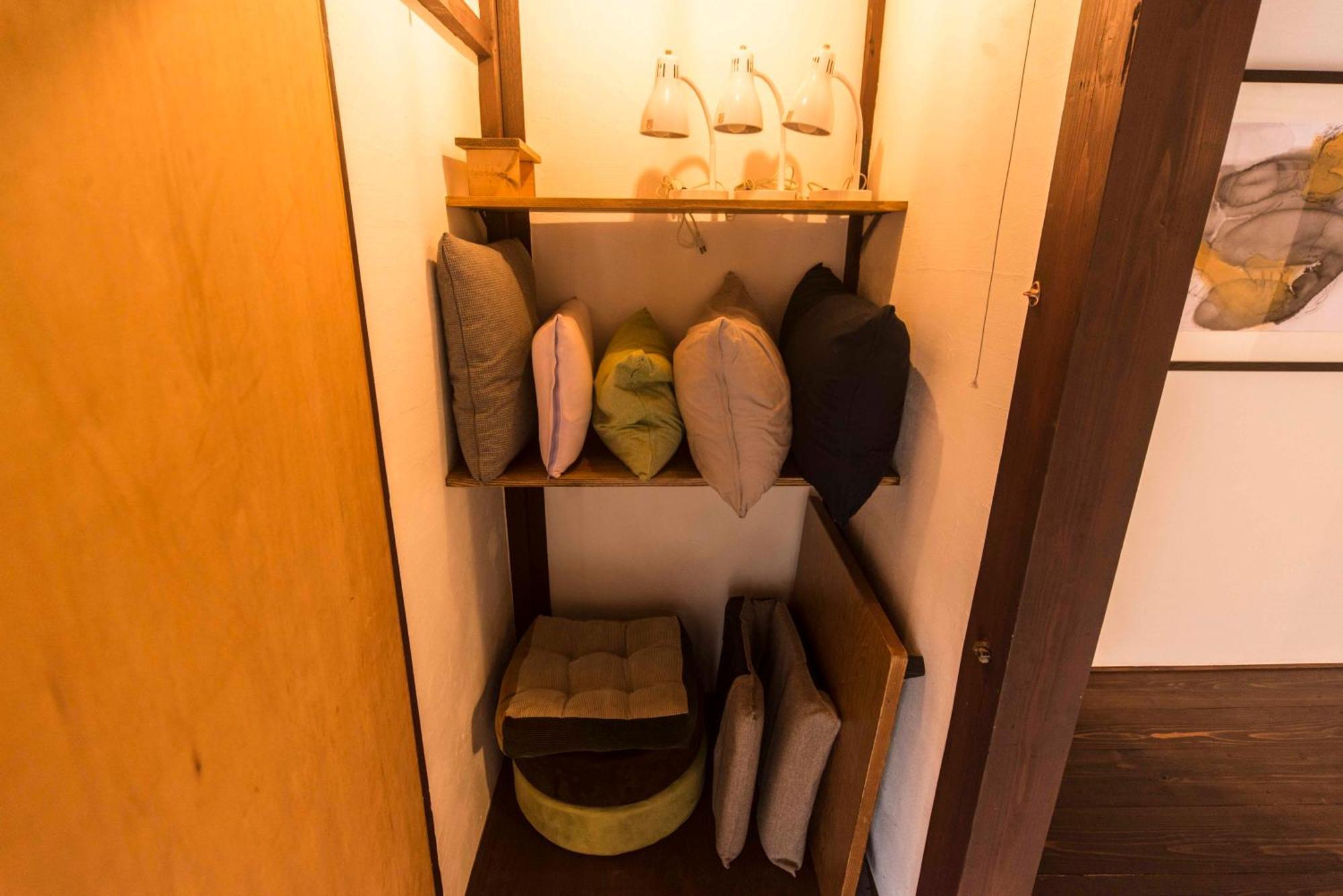 טויוקה Book & Guesthouse Hitotomaru חדר תמונה